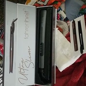 COPY - Fahrenheit hair care system straightener